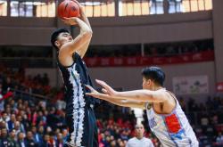 雷速体育电脑版官网下载-陕西男篮客场完胜，表现神勇
