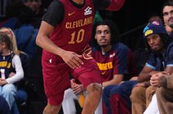 雷速体育官方-猛龙队后卫腿部受伤，赛季征程岌岌可危的简单介绍