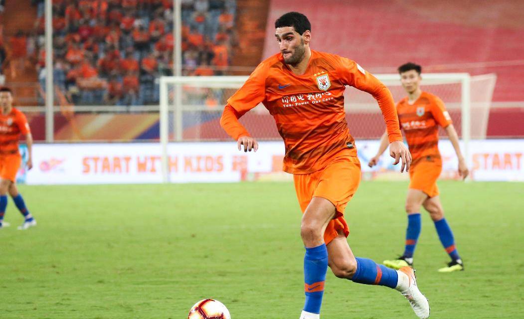 鲁能队取得惊人胜利,晋级淘汰赛 鲁能队取得惊人胜利,晋级淘汰赛