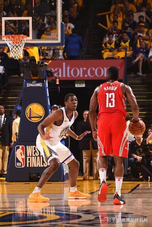 灯泡人主场大胜勇士，再创历史记录