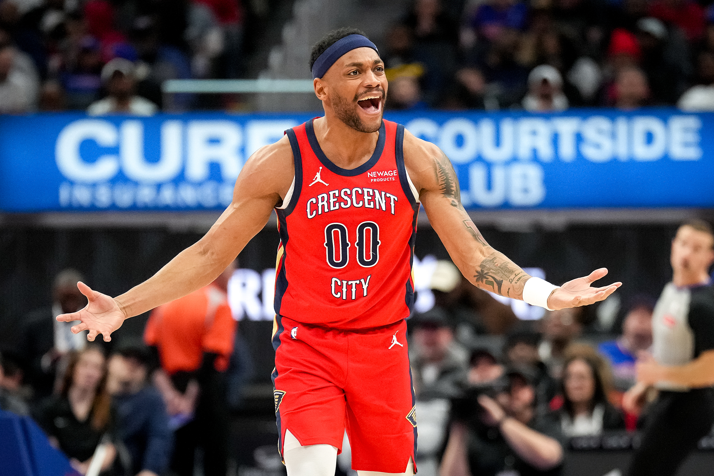 鹈鹕后卫发挥关键作用，挽回颓势