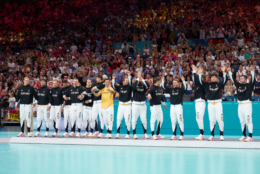 男子手球团队决赛中法国队夺冠