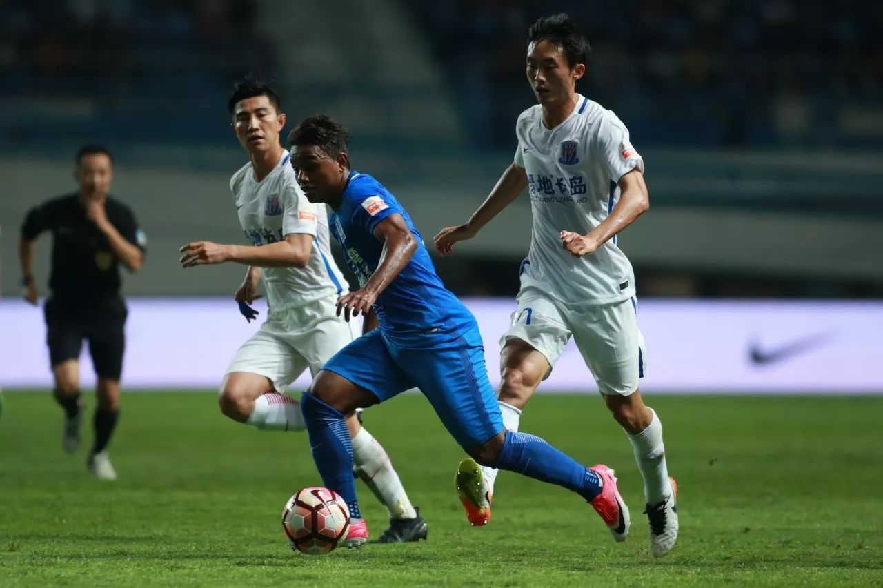 包含巴黎主力伤愈归队，球队士气大振的词条