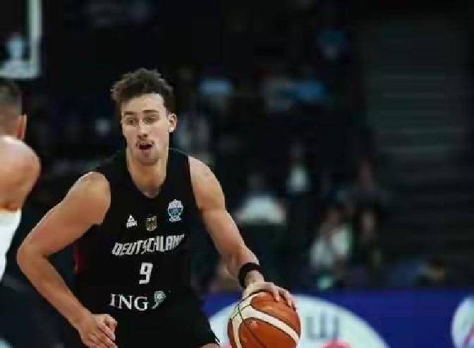 关于德国男篮险胜加拿大男篮,布克一己之力扛起全队的信息 关于德国男篮险胜加拿大男篮,布克一己之力扛起全队的信息