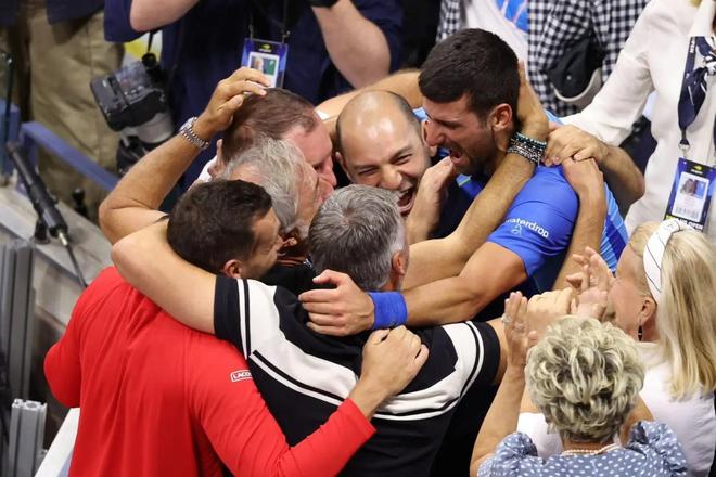 日本网球队碾压英国网球队,费德勒统治全场的简单介绍 日本网球队碾压英国网球队,费德勒统治全场的简单介绍